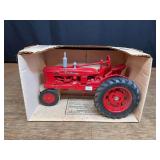 1/16 Farmall H NIB Ertl