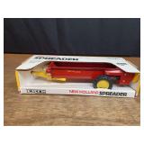 1/16 New Holland Spreader NIB Ertl