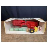 1/16 New Holland Baler NIB Ertl