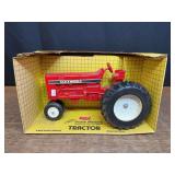 1/16 IH Scale Models Tractor NIB SM
