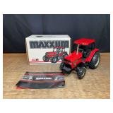 1/16 Maxxum 5130 1989 Kansas City NIB Ertl