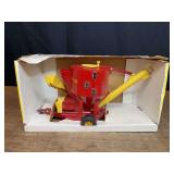 1/16 New Holland Mixer Mill NIB Ertl