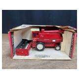 1/32 IH Combine NIB Ertl