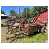 New Idea Manure Spreader