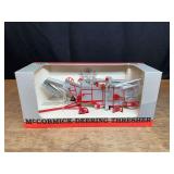 1/28 McCormick-Deering Thresher NIB SC