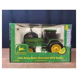 1/16 John Deere 8310 RC NIB Ertl