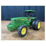 1/16 John Deere 4850 New Orleans Ertl