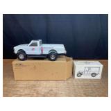 (2) Trucks NIB Ertl