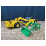 (2) 1/16 John Deere Scraper + Loader Ertl