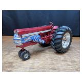 1/16 Flying Farmall Puller Ertl