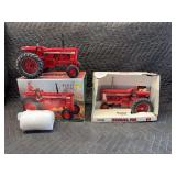 (2) 1/16 International Harvester 826 + Farmall 706 Diesel Ertl