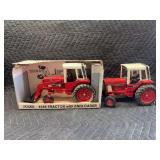 (2) 1/16 International Harvester 1586 with Loader + International Harvester 1086 Ertl