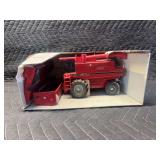 1/32 Case International 1680 Combine Ertl