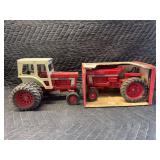 (2) 1/16 International Harvester 1466 + International Harvester 966 Ertl