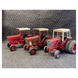 (3) 1/16 International Harvester 86 Series Tractors Ertl