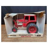 1/16 IH 1568 NIB Ertl