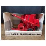 1/16 Case-IH Grinder Mixer NIB Ertl