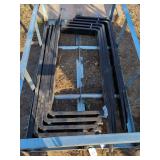(1) Set of Pallet Forks - 5 Ft