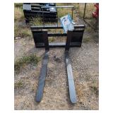 (1) CFI Industrial SAll100 - Skid Steer Adjustable Fork