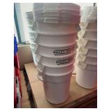 10 Gallon Storage Bins with lids x6