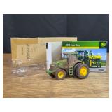 1/64 John Deere 7290R Muddy Farm Show NIB Ertl