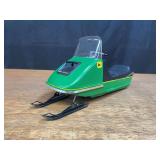 1/10 John Deere Snowmobile Normatt