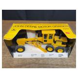 1/16 John Deere Motor Grader NIB Ertl