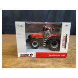 1/32 Case-IH Magnum 335 Prestige NIB Ertl