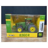1/32 John Deere 8360R Prestige NIB Ertl