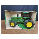 1/16 John Deere 4850 NIB Ertl