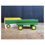 1/16 John Deere Flare Box Wagon Ertl
