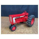 1/16 Farmall 806 SM