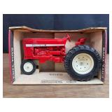 1/16 IH 544 NIB Ertl