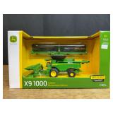 1/64 John Deere X9 1000 Combine NIB Ertl
