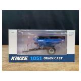 1/64 Kinze 1051 Grain Cart NIB SC