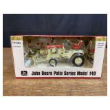 1/16 John Deere 140 L&G Patio Red NIB Ertl