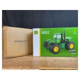 1/16 John Deere 8850 Prestige NIB Ertl