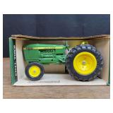 1/16 John Deere 2040 NIB Ertl