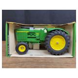1/16 John Deere 5020 NIB Ertl