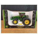 1/16 John Deere 8520 Collector NIB Ertl