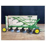 1/16 John Deere Plow NIB Ertl