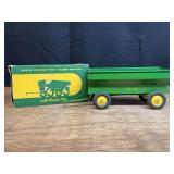 1/16 John Deere Flare Box Wagon NIB Eska
