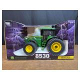 1/16 John Deere 8530 Collector NIB Ertl