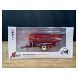1/64 J&M X1112 Grain Cart NIB SC