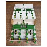 1/16 John Deere 494 Corn Planter NIB Ertl