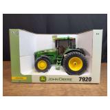 1/16 John Deere 7920 Collector NIB Ertl