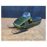 1/10 John Deere Cyclone 440 Snowmobile Suttle