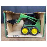 1/16 John Deere Skid Steer NIB Ertl