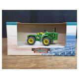 1/43 John Deere 8020 NIB SC