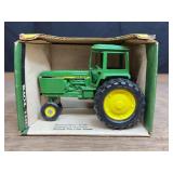 1/32 John Deere 4440 NIB Ertl